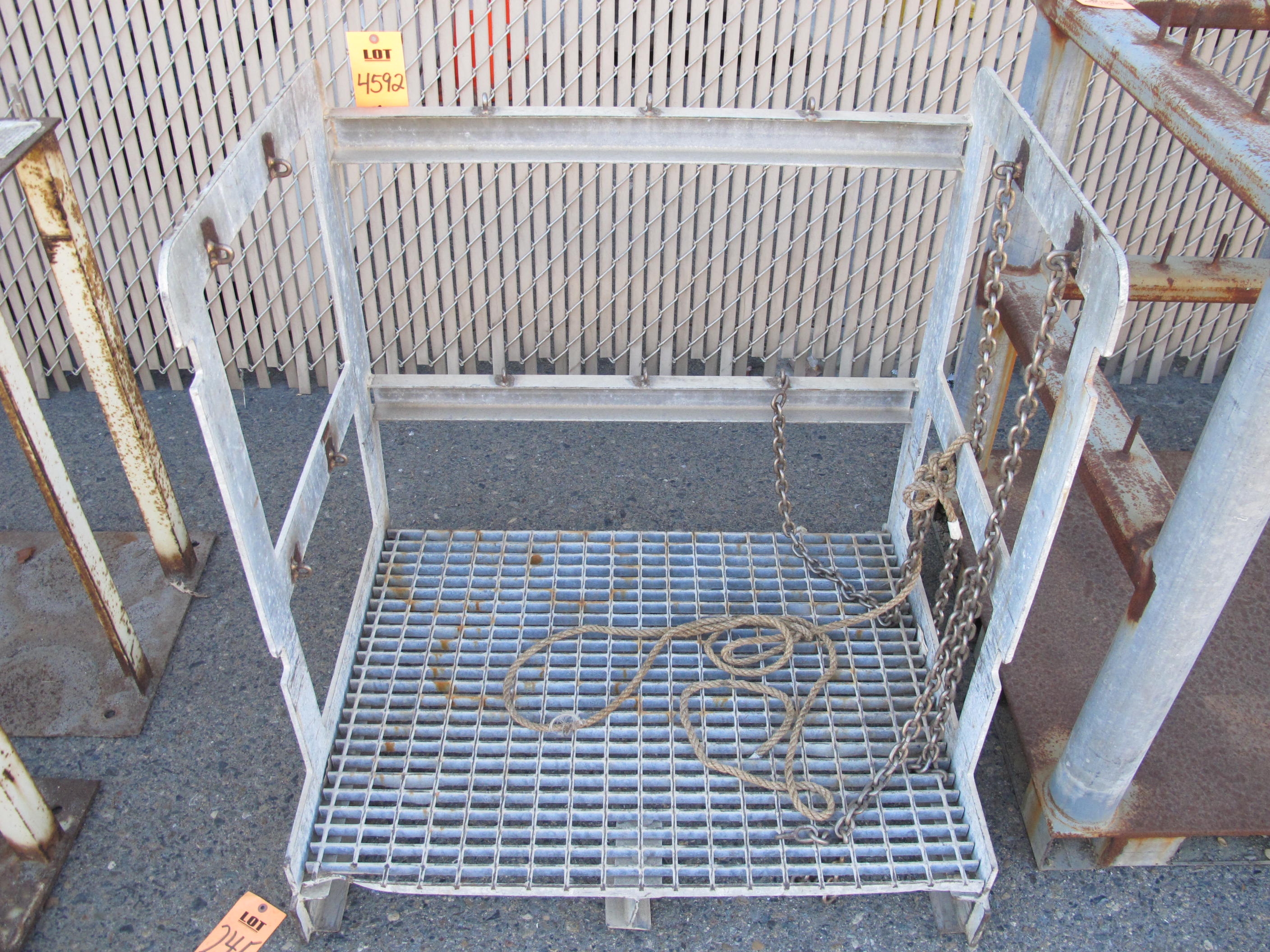 GAS CANISTER RACK. LOADING & HANDLING FEE $15-4592